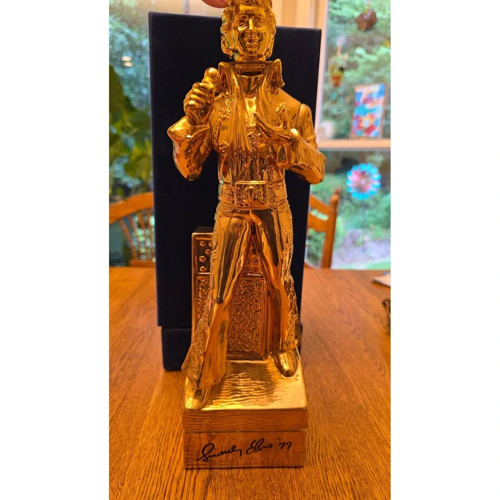 Vintage 1977 McCormick Elvis Presley Gold Bourbon Whiskey Decanter Music Box